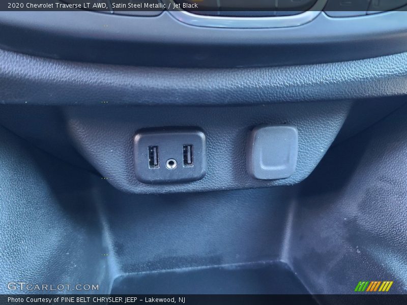 Satin Steel Metallic / Jet Black 2020 Chevrolet Traverse LT AWD