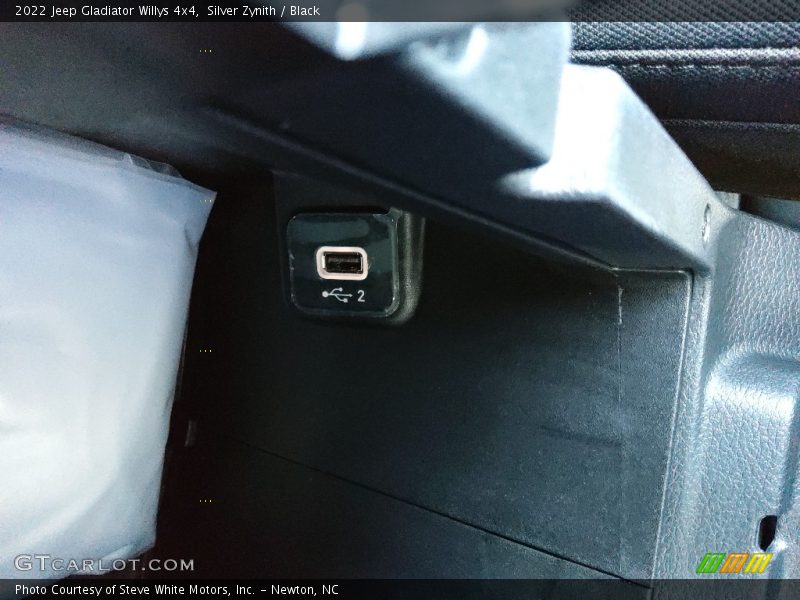 Silver Zynith / Black 2022 Jeep Gladiator Willys 4x4