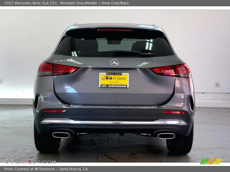 Mountain Grey Metallic / Neva Gray/Black 2022 Mercedes-Benz GLA 250