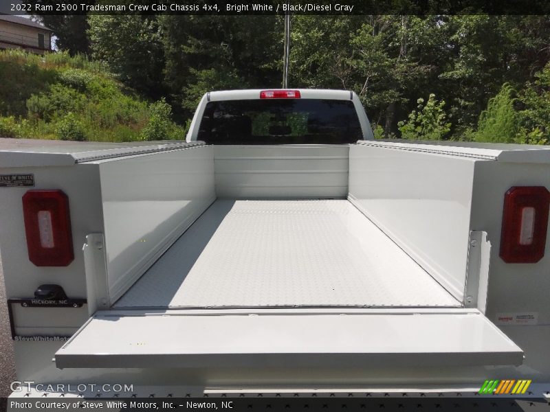 Bright White / Black/Diesel Gray 2022 Ram 2500 Tradesman Crew Cab Chassis 4x4