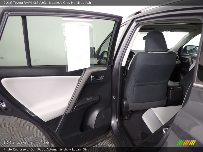 Magnetic Gray Metallic / Ash 2016 Toyota RAV4 XLE AWD