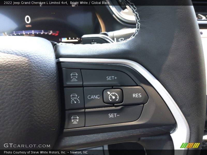 Bright White / Global Black 2022 Jeep Grand Cherokee L Limited 4x4
