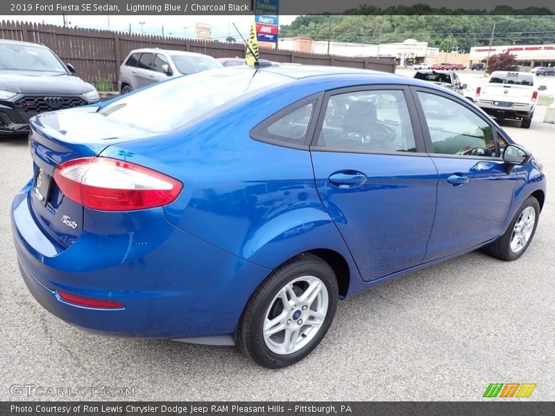 Lightning Blue / Charcoal Black 2019 Ford Fiesta SE Sedan