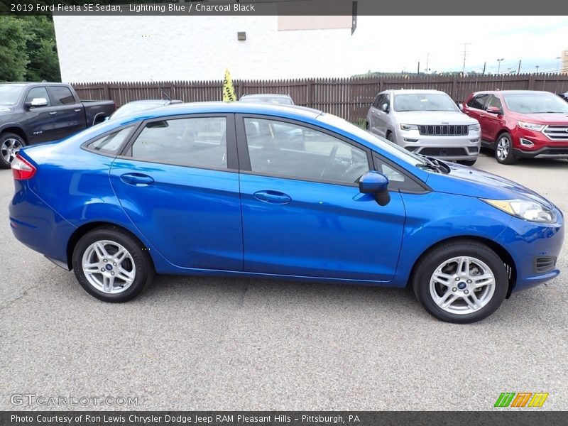 Lightning Blue / Charcoal Black 2019 Ford Fiesta SE Sedan