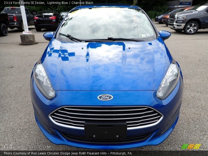 Lightning Blue / Charcoal Black 2019 Ford Fiesta SE Sedan