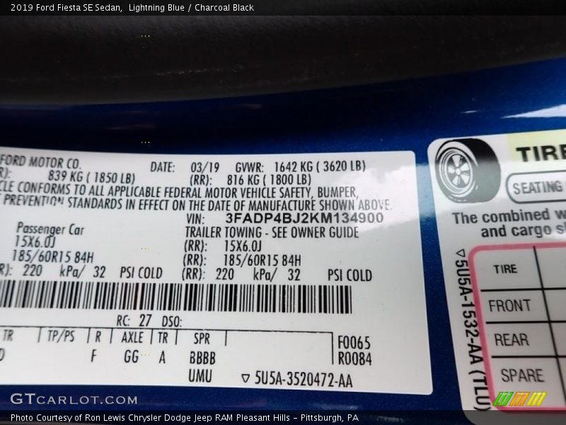 Lightning Blue / Charcoal Black 2019 Ford Fiesta SE Sedan