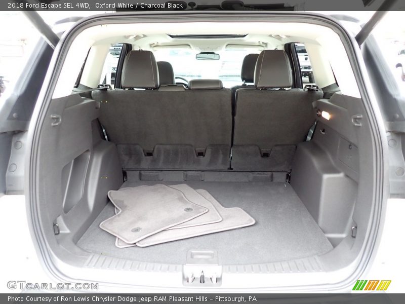 Oxford White / Charcoal Black 2018 Ford Escape SEL 4WD