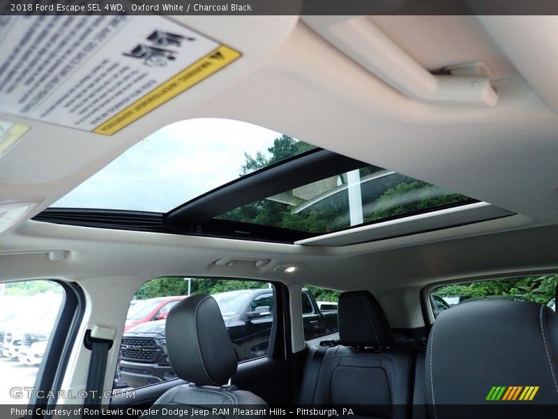 Oxford White / Charcoal Black 2018 Ford Escape SEL 4WD