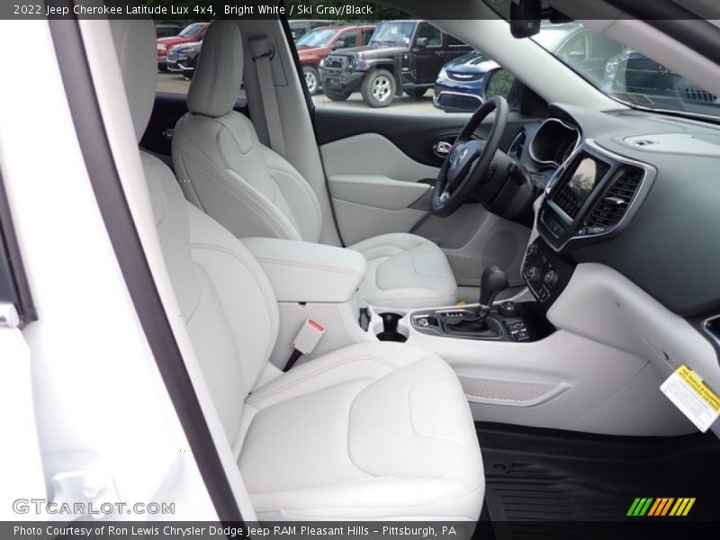 Bright White / Ski Gray/Black 2022 Jeep Cherokee Latitude Lux 4x4