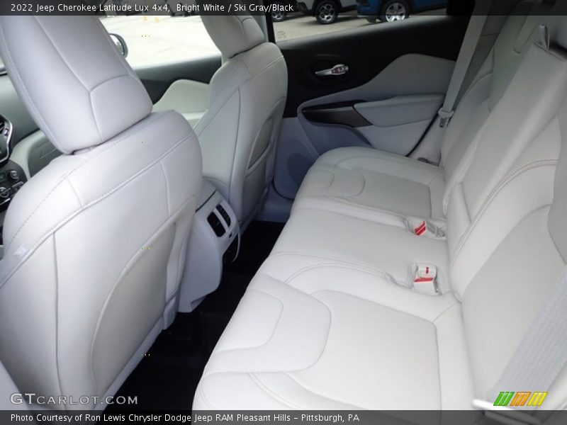 Bright White / Ski Gray/Black 2022 Jeep Cherokee Latitude Lux 4x4