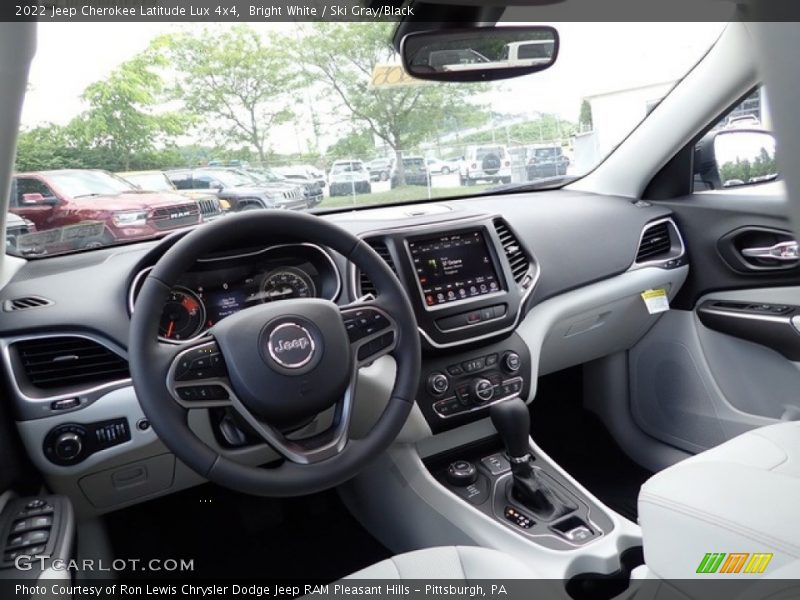 Bright White / Ski Gray/Black 2022 Jeep Cherokee Latitude Lux 4x4