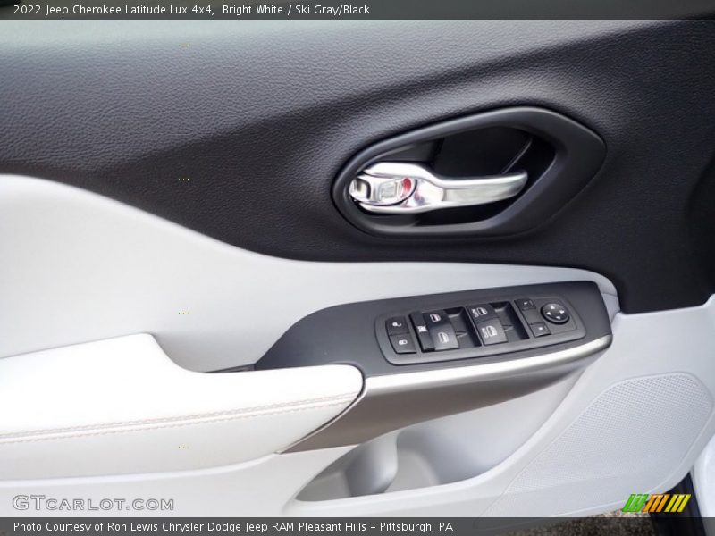 Bright White / Ski Gray/Black 2022 Jeep Cherokee Latitude Lux 4x4