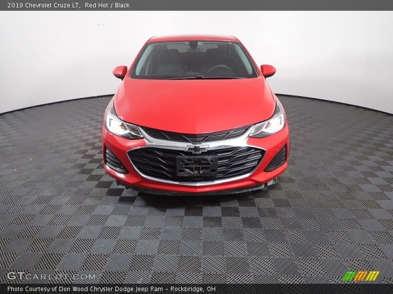 Red Hot / Black 2019 Chevrolet Cruze LT