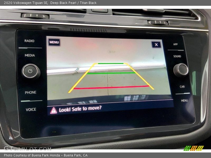 Deep Black Pearl / Titan Black 2020 Volkswagen Tiguan SE