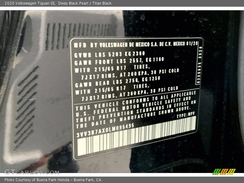 Deep Black Pearl / Titan Black 2020 Volkswagen Tiguan SE