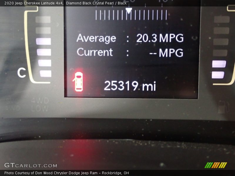 Diamond Black Crystal Pearl / Black 2020 Jeep Cherokee Latitude 4x4