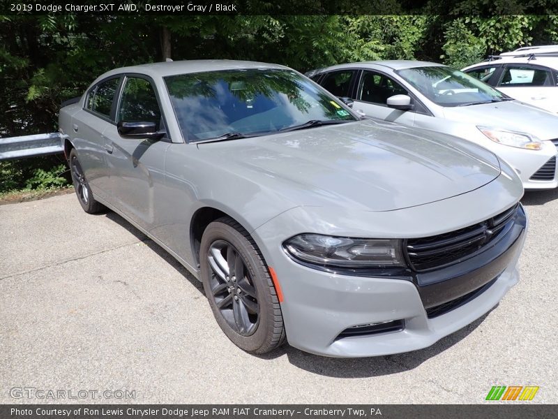 Front 3/4 View of 2019 Charger SXT AWD