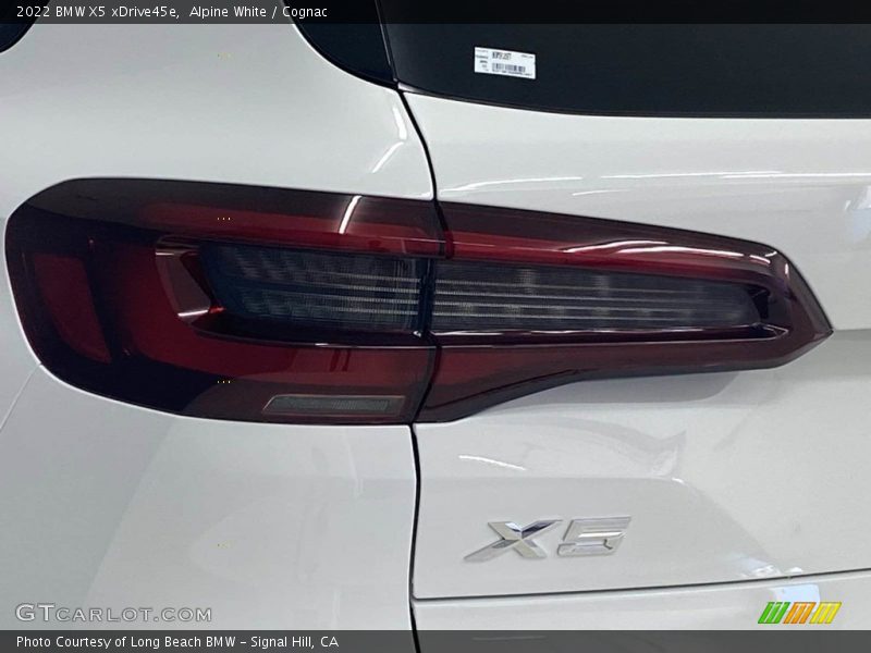 Alpine White / Cognac 2022 BMW X5 xDrive45e
