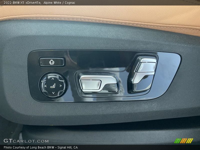 Alpine White / Cognac 2022 BMW X5 xDrive45e