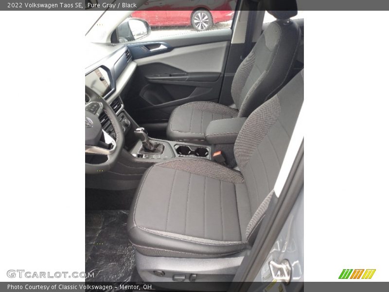 Pure Gray / Black 2022 Volkswagen Taos SE