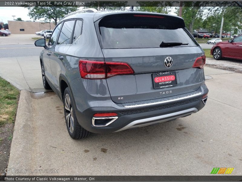 Pure Gray / Black 2022 Volkswagen Taos SE