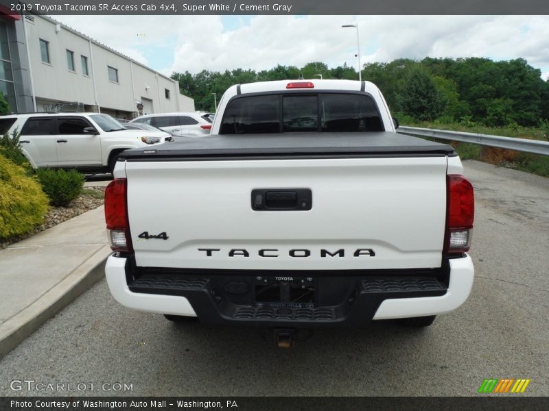 Super White / Cement Gray 2019 Toyota Tacoma SR Access Cab 4x4
