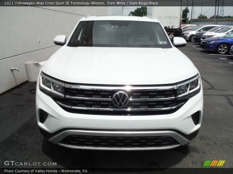 Pure White / Dark Beige/Black 2021 Volkswagen Atlas Cross Sport SE Technology 4Motion