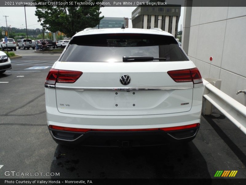 Pure White / Dark Beige/Black 2021 Volkswagen Atlas Cross Sport SE Technology 4Motion