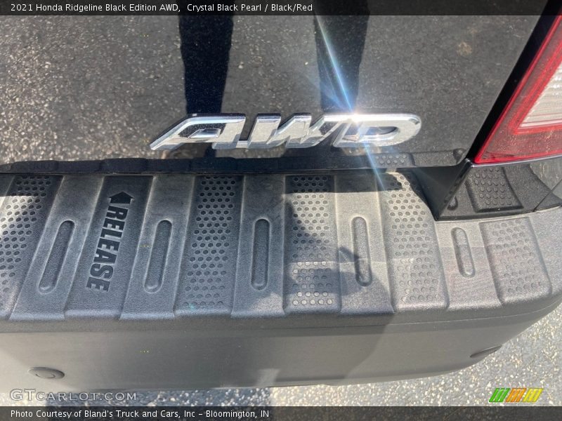 Crystal Black Pearl / Black/Red 2021 Honda Ridgeline Black Edition AWD