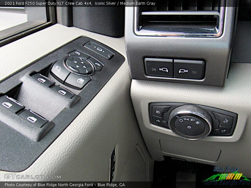 Iconic Silver / Medium Earth Gray 2021 Ford F250 Super Duty XLT Crew Cab 4x4
