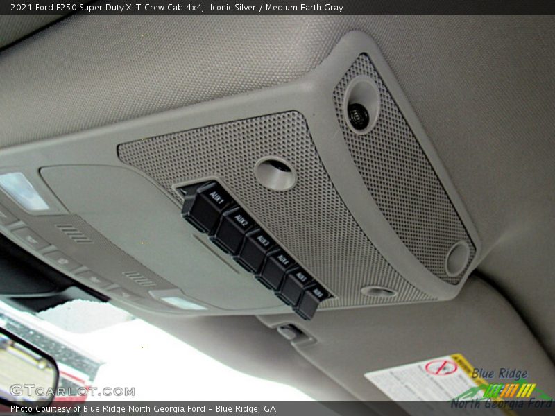 Iconic Silver / Medium Earth Gray 2021 Ford F250 Super Duty XLT Crew Cab 4x4