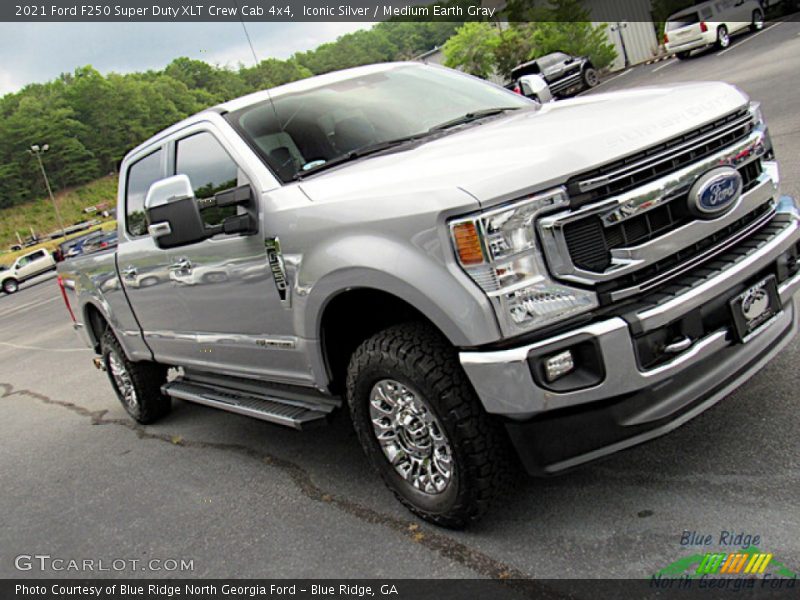 Iconic Silver / Medium Earth Gray 2021 Ford F250 Super Duty XLT Crew Cab 4x4