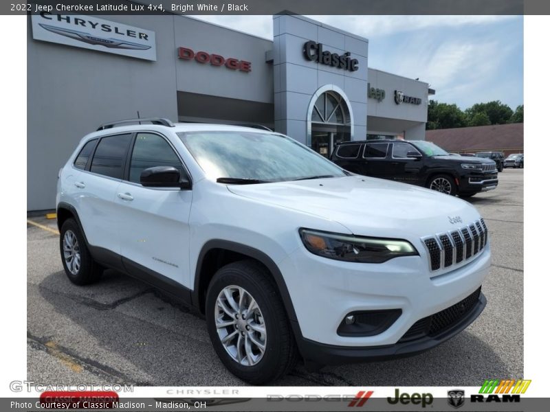Bright White / Black 2022 Jeep Cherokee Latitude Lux 4x4