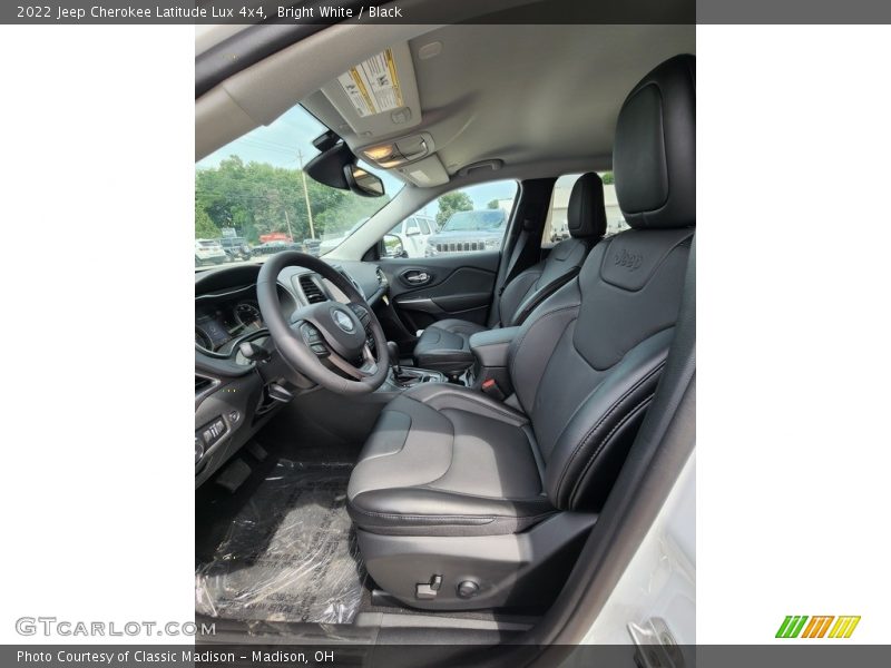 Bright White / Black 2022 Jeep Cherokee Latitude Lux 4x4