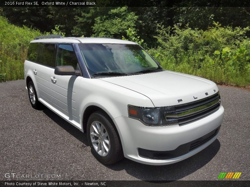 Front 3/4 View of 2016 Flex SE