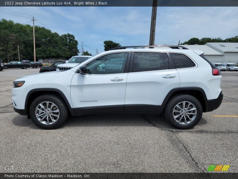 Bright White / Black 2022 Jeep Cherokee Latitude Lux 4x4