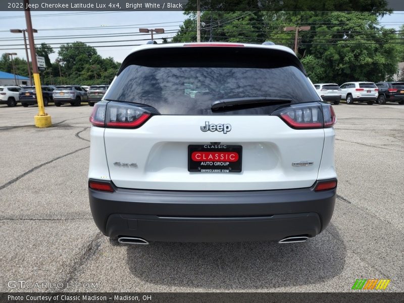 Bright White / Black 2022 Jeep Cherokee Latitude Lux 4x4