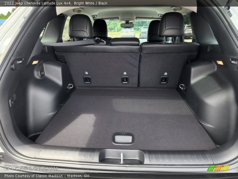 Bright White / Black 2022 Jeep Cherokee Latitude Lux 4x4