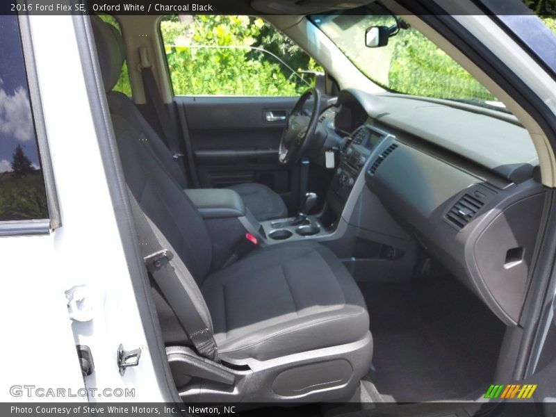 Oxford White / Charcoal Black 2016 Ford Flex SE