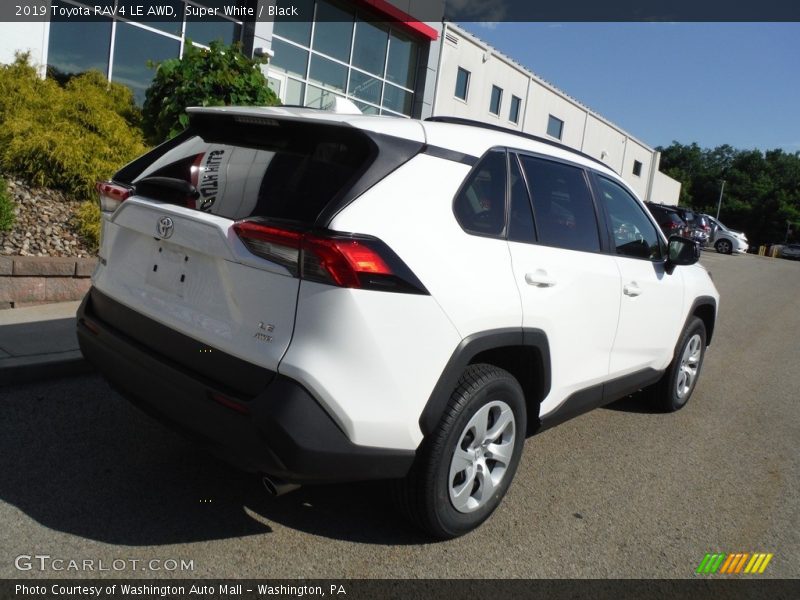 Super White / Black 2019 Toyota RAV4 LE AWD