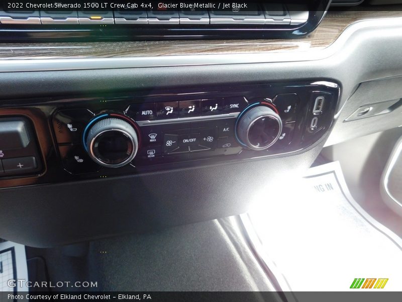 Glacier Blue Metallic / Jet Black 2022 Chevrolet Silverado 1500 LT Crew Cab 4x4