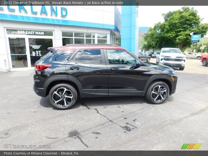 Mosaic Black Metallic / Jet Black w/Red Accents 2022 Chevrolet TrailBlazer RS