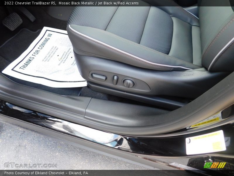 Mosaic Black Metallic / Jet Black w/Red Accents 2022 Chevrolet TrailBlazer RS
