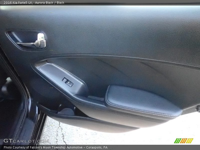 Aurora Black / Black 2016 Kia Forte5 LX