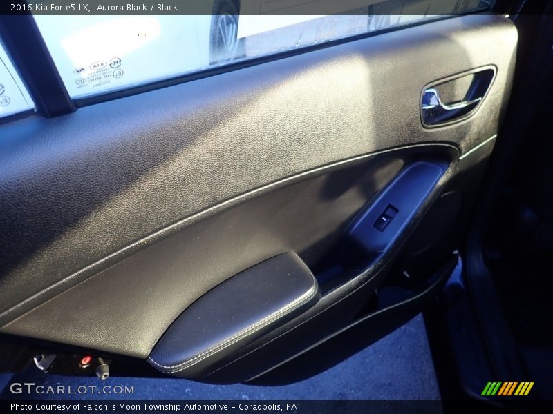 Aurora Black / Black 2016 Kia Forte5 LX