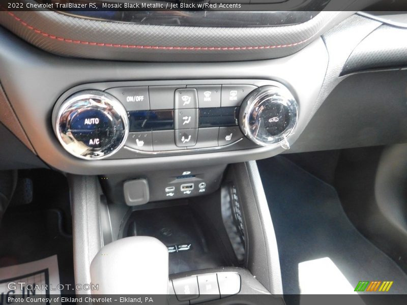 Mosaic Black Metallic / Jet Black w/Red Accents 2022 Chevrolet TrailBlazer RS