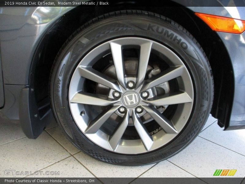 Modern Steel Metallic / Black 2019 Honda Civic EX Sedan