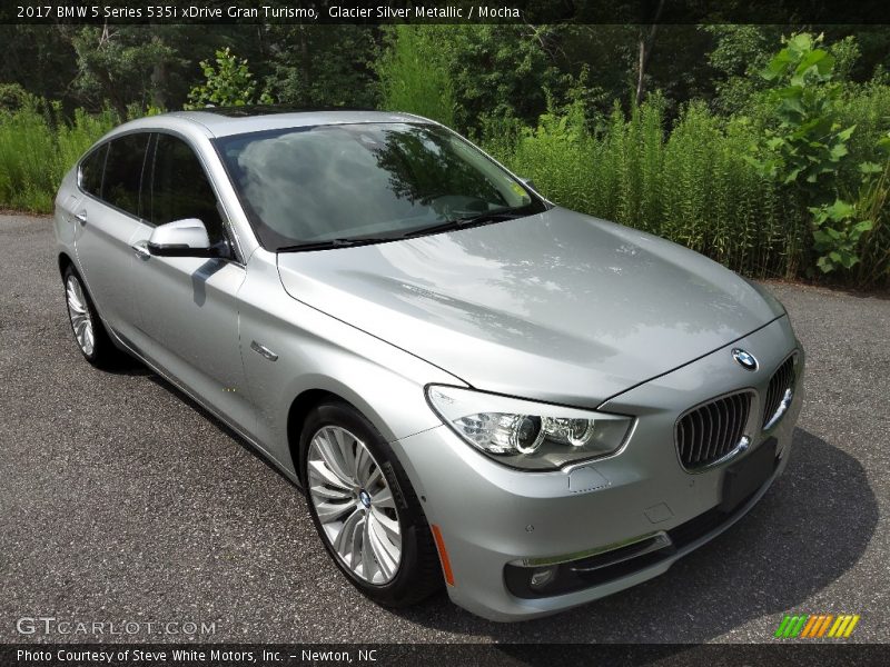 Front 3/4 View of 2017 5 Series 535i xDrive Gran Turismo