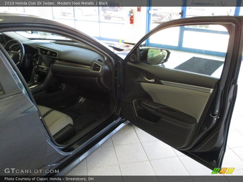 Modern Steel Metallic / Black 2019 Honda Civic EX Sedan