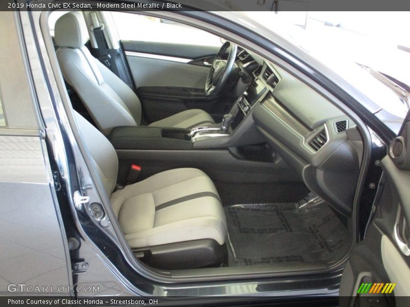 Modern Steel Metallic / Black 2019 Honda Civic EX Sedan